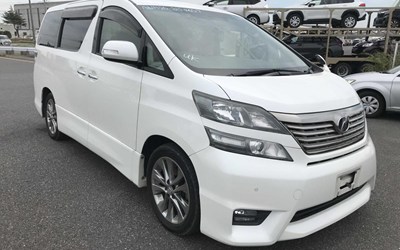 2010 TOYOTA VELLFIRE CAMPER~OFF GRID SOLAR~4 BERTH~56K MILE