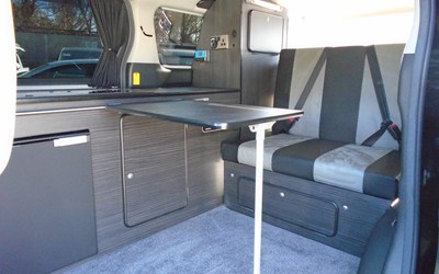 TOYOTA  ALPHARD  CAMPER ~~2 BERTH~SIDE KITCHEN~~FRIDGE/FREEZER~BARGAIN 