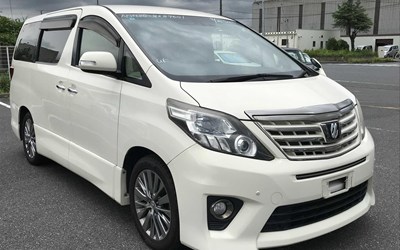 2013 !!  TOYOTA ALPHARD GOLD EDITION CAMPER~~FRIDGE/FREEZER~~OFF GRID SOLAR~~ONLY 45K MILES.