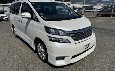  2009 TOYOTA VELLFIRE   CAMPER~FRIDGE/FREEZER~~OFF GRID SOLAR~4 BERTH