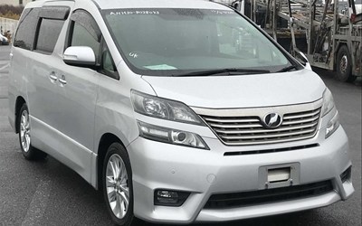  2008 TOYOTA VELLFIRE  CAMPER~~FRIDGE/FREEZER~~OFF GRID SOLAR~~HIGH GRADE 4.5 !!!